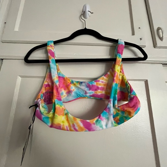It’s now cool - the 90s crop bikini top in watercolor NWT size large- top only - Picture 4 of 11